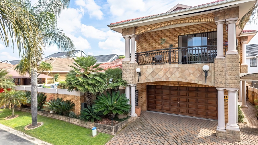 5 Bedroom Property for Sale in Beyers Park Gauteng