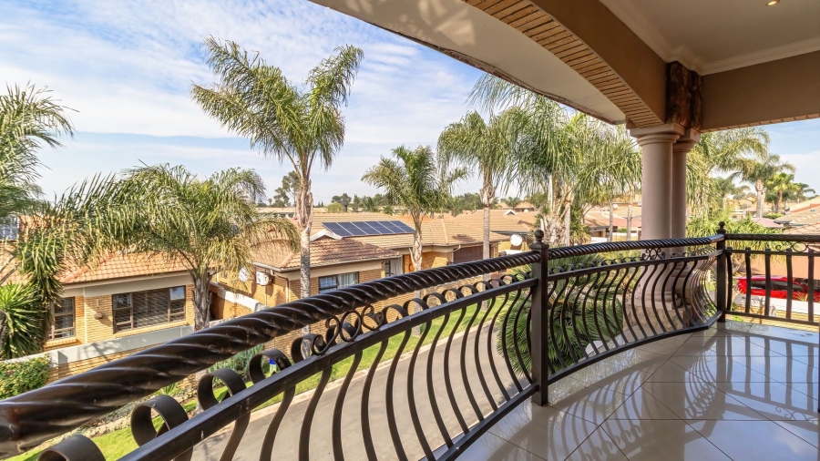 5 Bedroom Property for Sale in Beyers Park Gauteng
