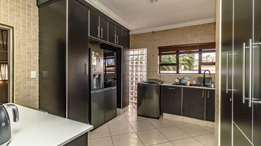 5 Bedroom Property for Sale in Beyers Park Gauteng
