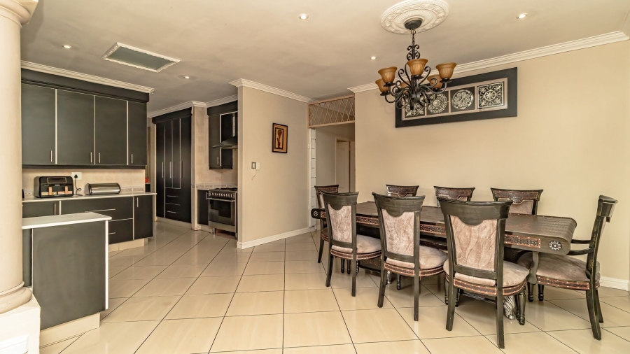 5 Bedroom Property for Sale in Beyers Park Gauteng