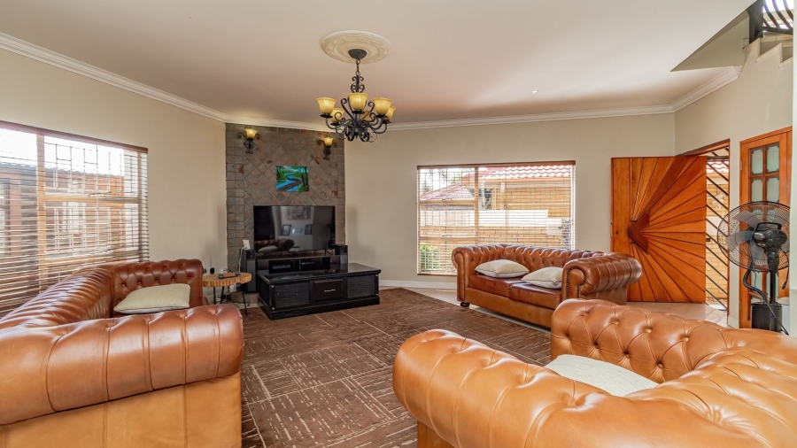 5 Bedroom Property for Sale in Beyers Park Gauteng