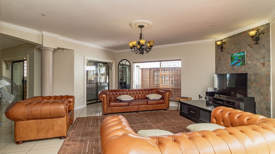 5 Bedroom Property for Sale in Beyers Park Gauteng