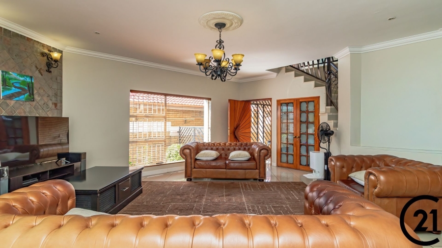 5 Bedroom Property for Sale in Beyers Park Gauteng