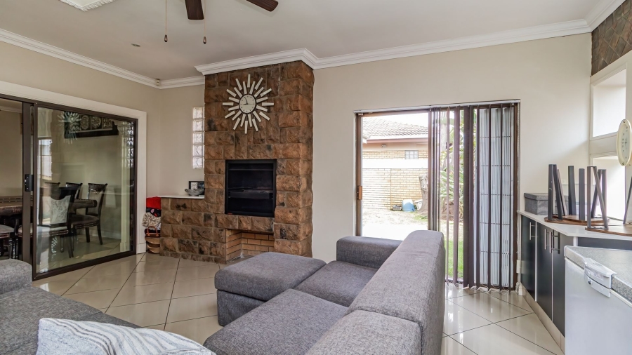5 Bedroom Property for Sale in Beyers Park Gauteng