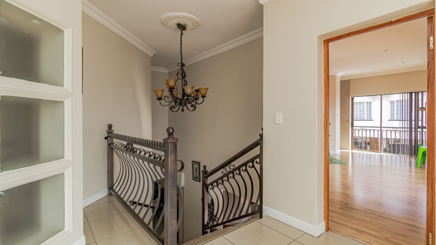 5 Bedroom Property for Sale in Beyers Park Gauteng