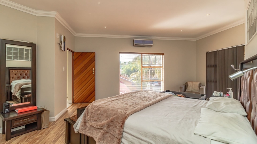 5 Bedroom Property for Sale in Beyers Park Gauteng