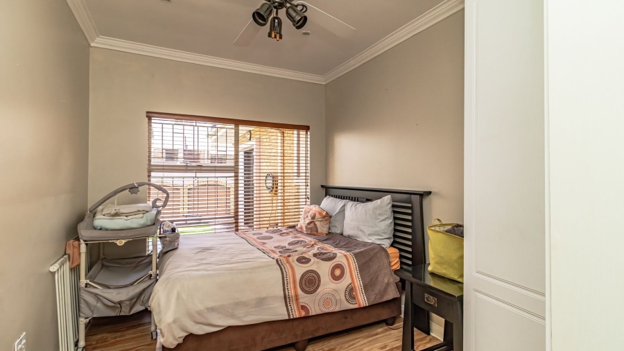 5 Bedroom Property for Sale in Beyers Park Gauteng