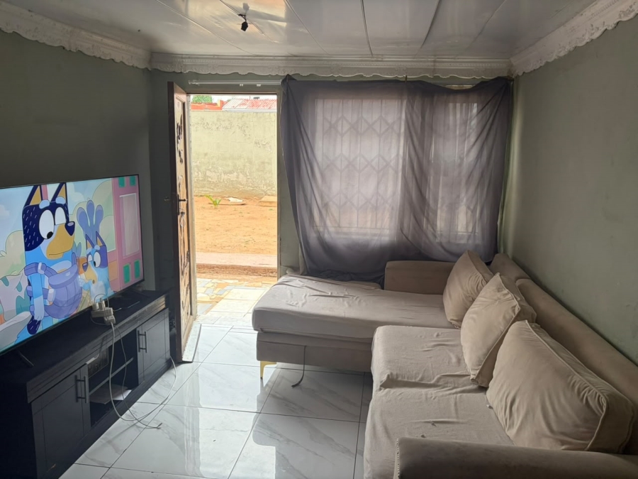 To Let 2 Bedroom Property for Rent in Mapetla Gauteng