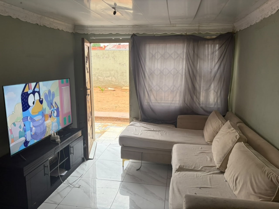 To Let 2 Bedroom Property for Rent in Mapetla Gauteng