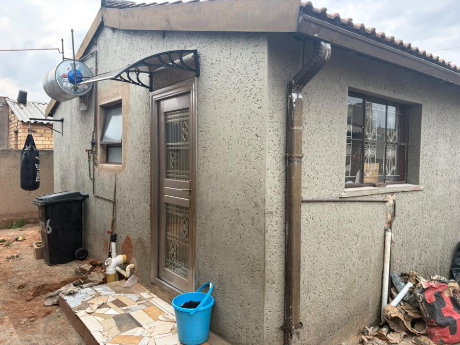 To Let 2 Bedroom Property for Rent in Mapetla Gauteng