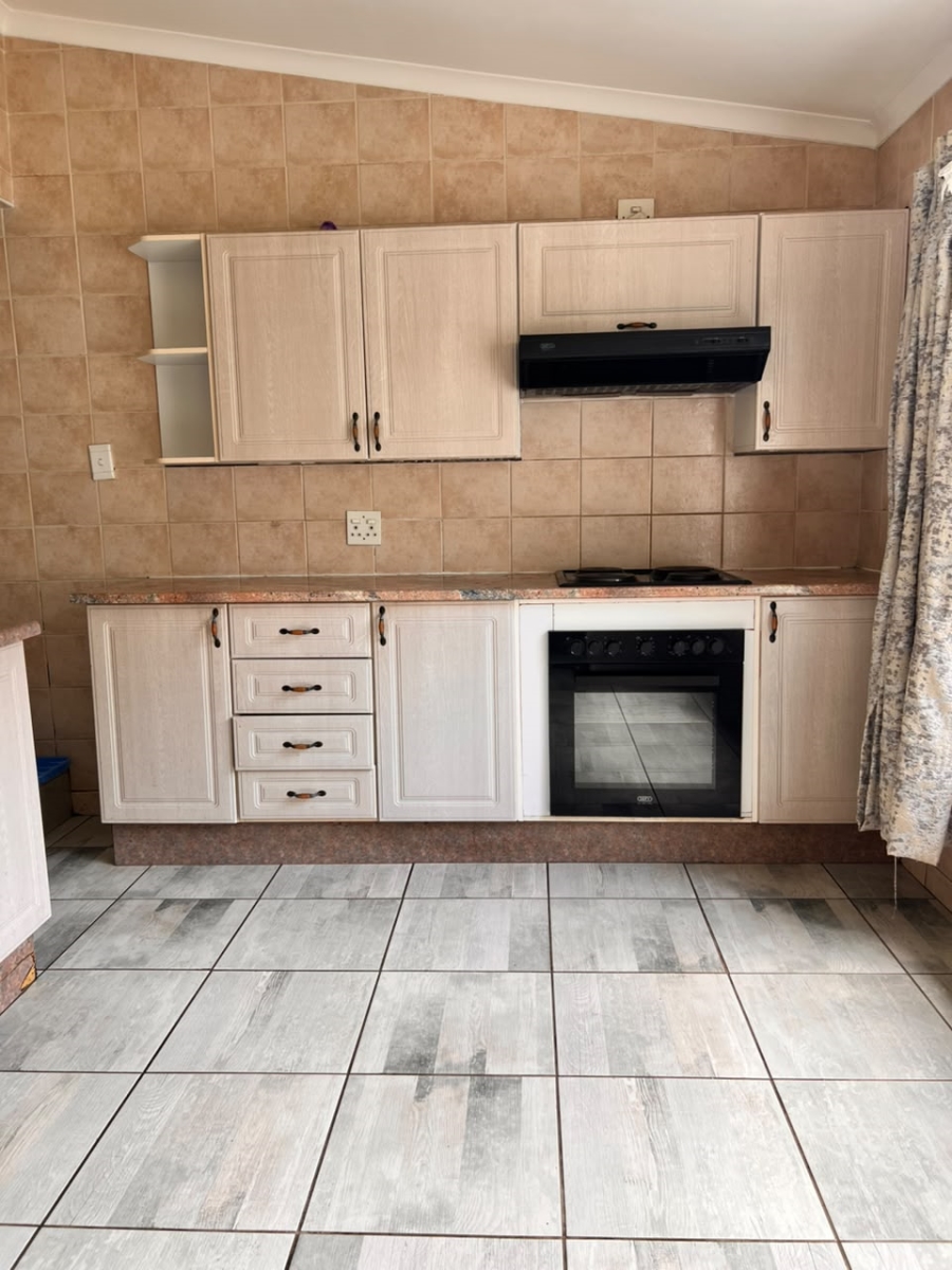 To Let 4 Bedroom Property for Rent in Westdene Gauteng