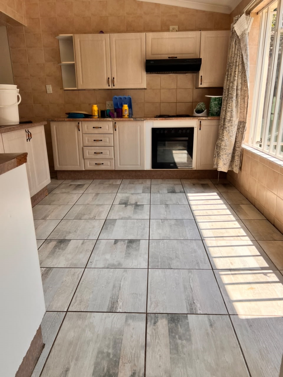 To Let 4 Bedroom Property for Rent in Westdene Gauteng