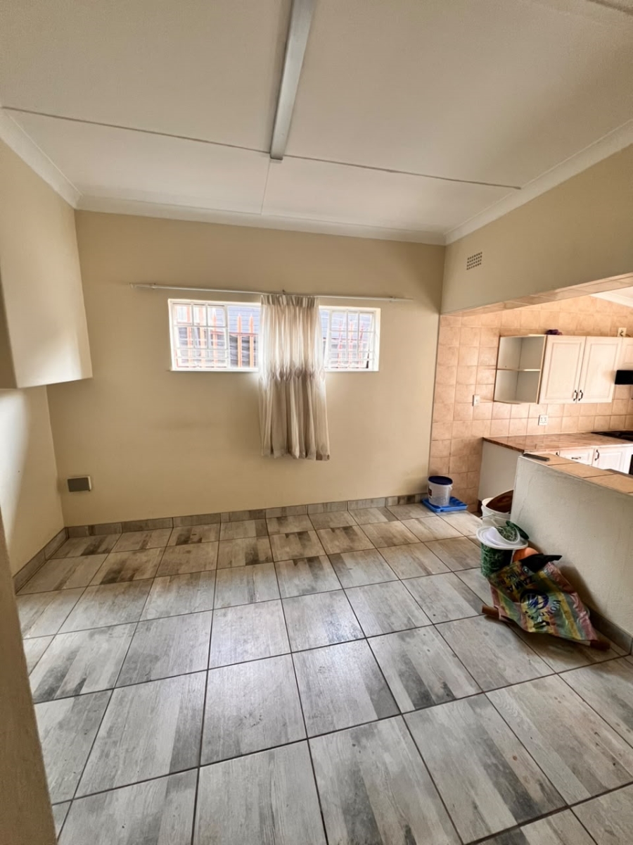 To Let 4 Bedroom Property for Rent in Westdene Gauteng