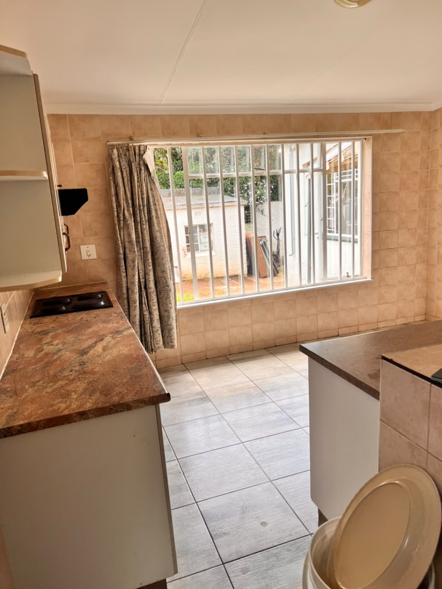 To Let 4 Bedroom Property for Rent in Westdene Gauteng