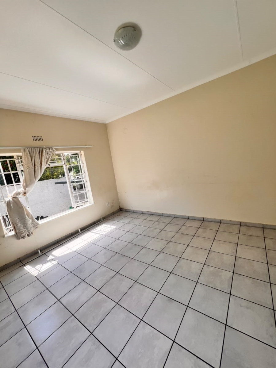 To Let 4 Bedroom Property for Rent in Westdene Gauteng
