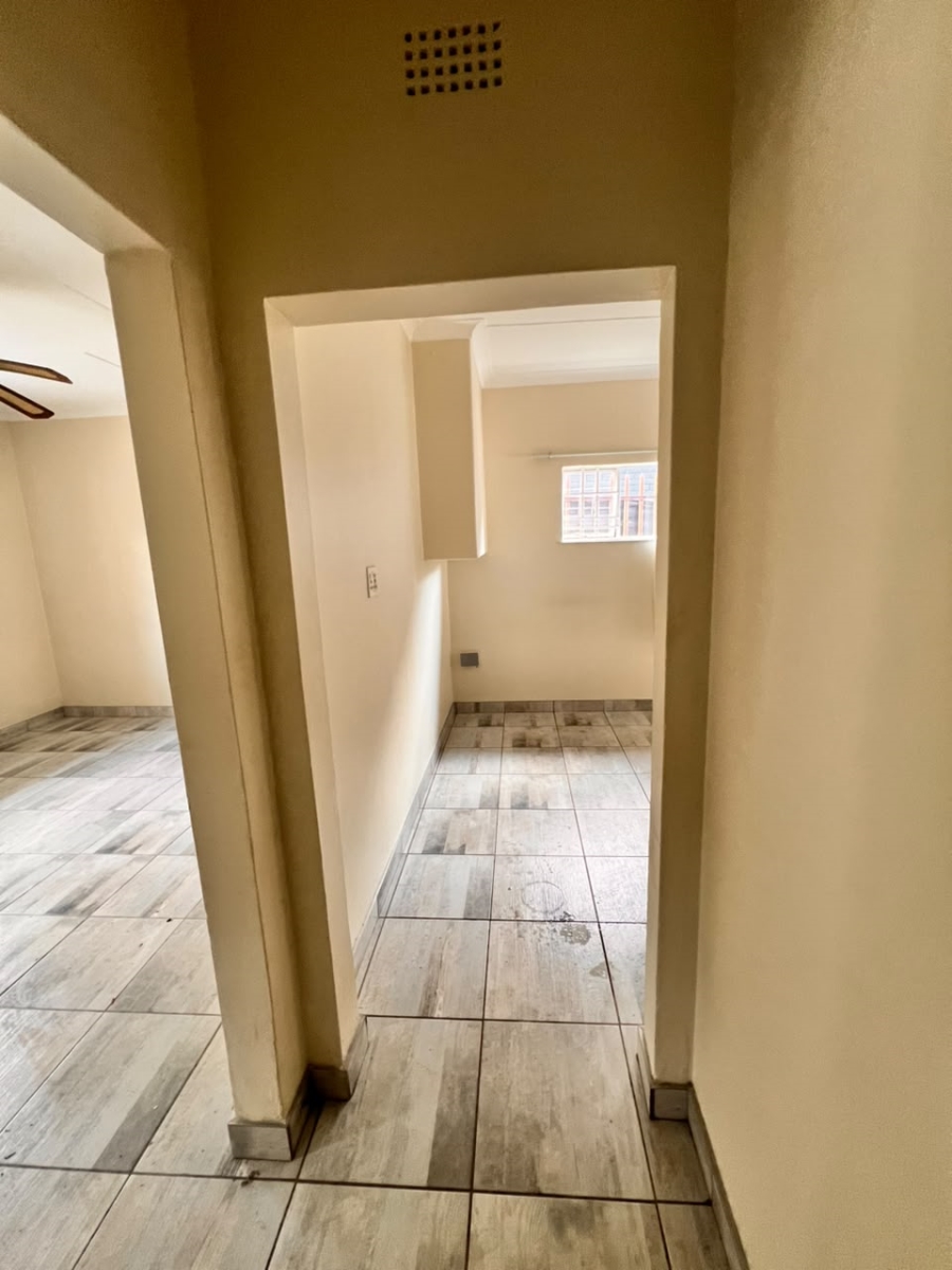To Let 4 Bedroom Property for Rent in Westdene Gauteng