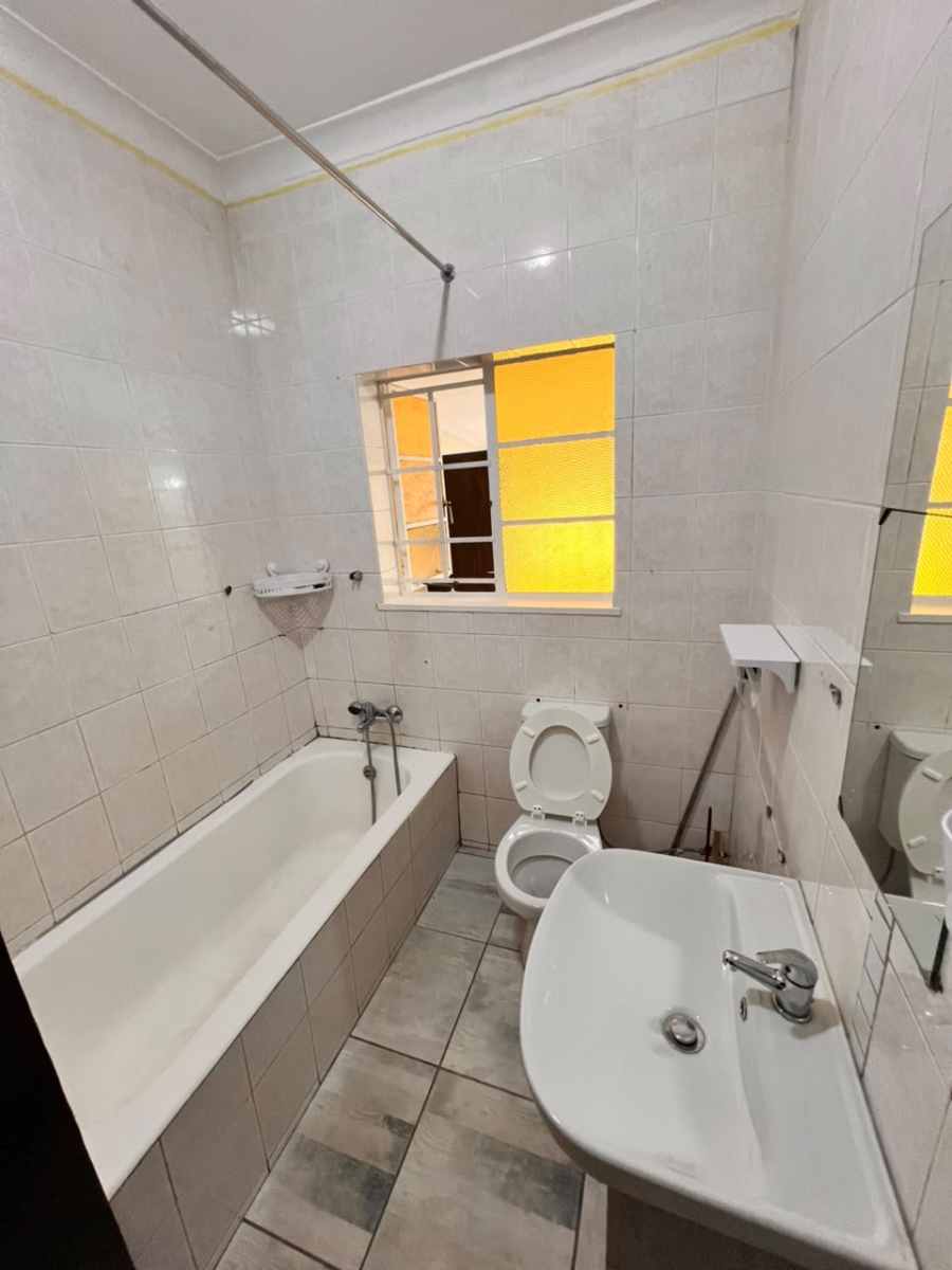 To Let 4 Bedroom Property for Rent in Westdene Gauteng