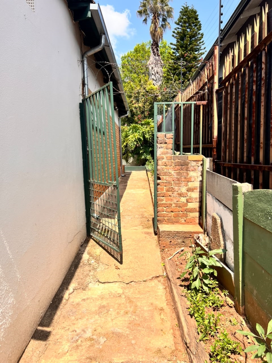 To Let 4 Bedroom Property for Rent in Westdene Gauteng