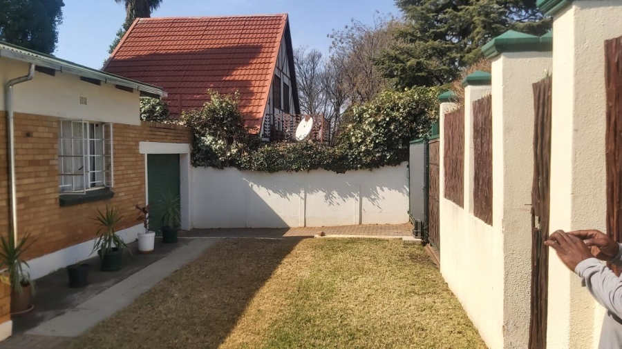 To Let 4 Bedroom Property for Rent in Westdene Gauteng