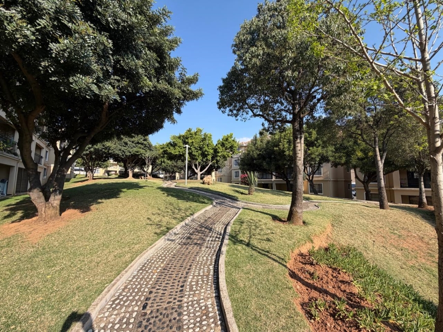 To Let 2 Bedroom Property for Rent in Halfway Gardens Gauteng