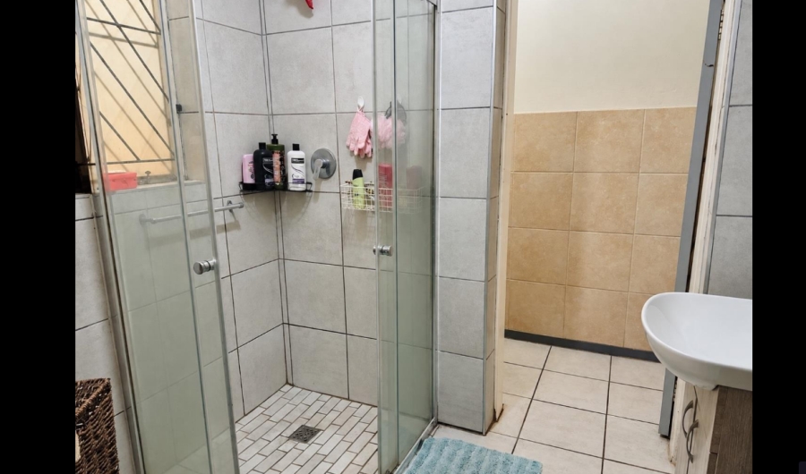 5 Bedroom Property for Sale in Pretoria Gardens Gauteng