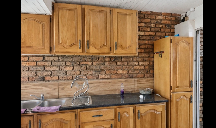 5 Bedroom Property for Sale in Pretoria Gardens Gauteng