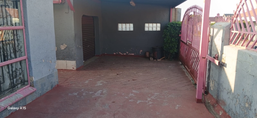 5 Bedroom Property for Sale in Mahube Valley Gauteng