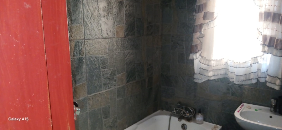 5 Bedroom Property for Sale in Mahube Valley Gauteng