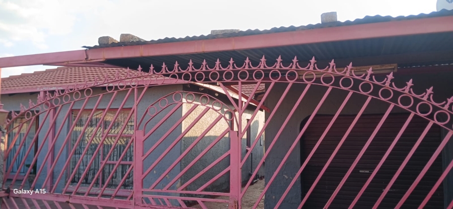 5 Bedroom Property for Sale in Mahube Valley Gauteng