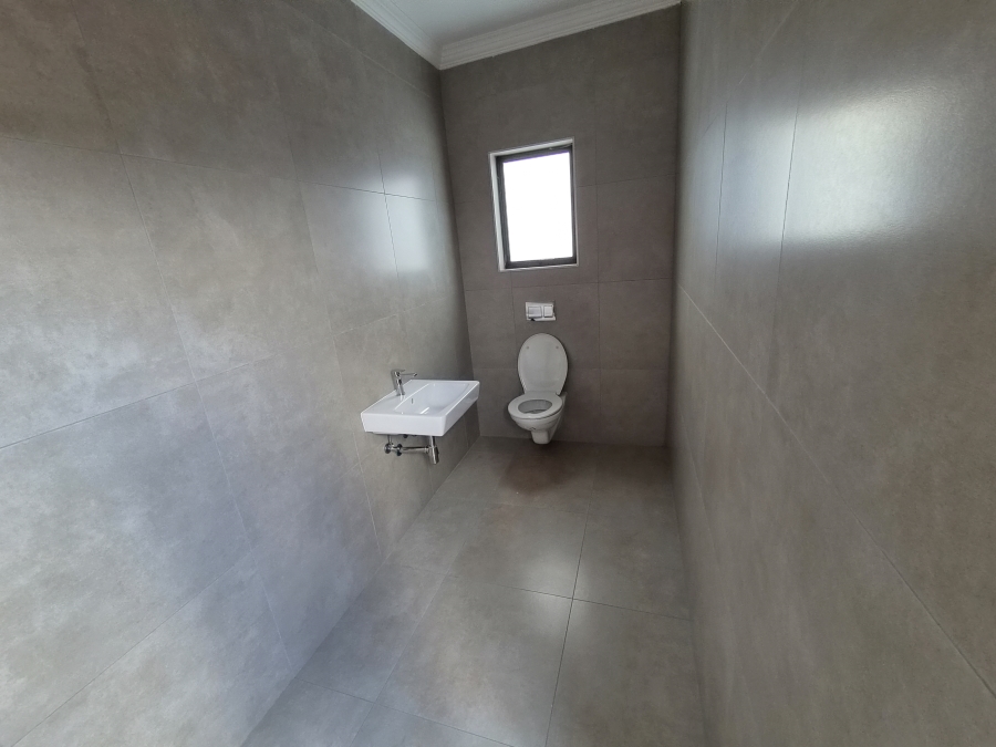 To Let Commercial Property for Rent in Sunderland Ridge Gauteng