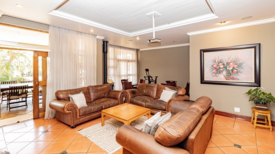 5 Bedroom Property for Sale in Garsfontein Gauteng