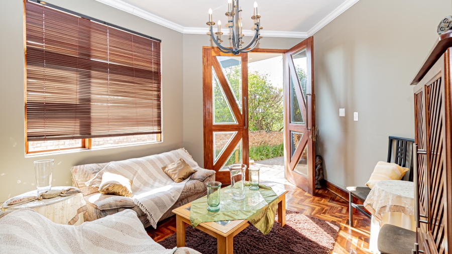 5 Bedroom Property for Sale in Garsfontein Gauteng