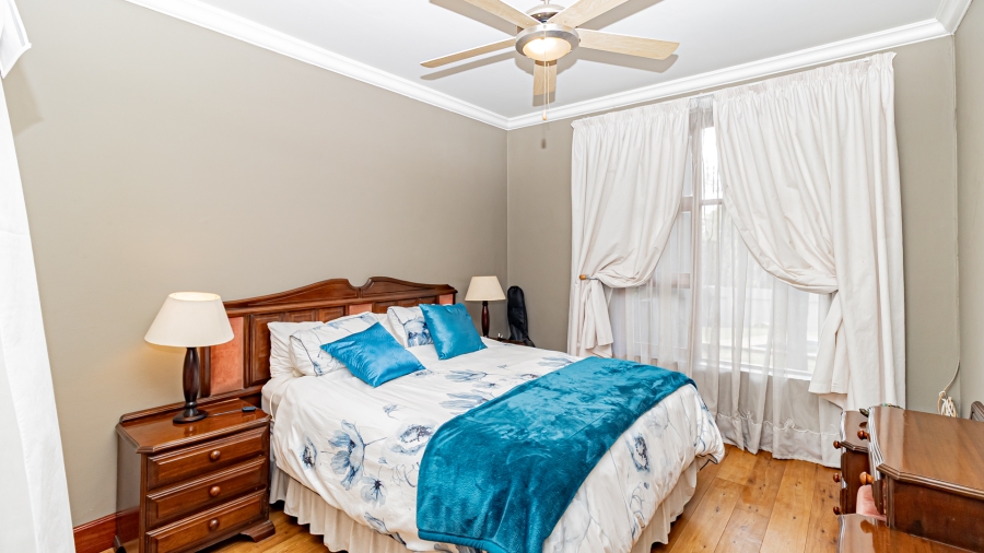 5 Bedroom Property for Sale in Garsfontein Gauteng