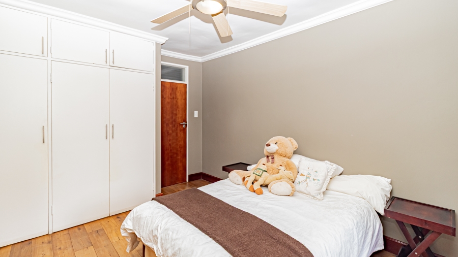 5 Bedroom Property for Sale in Garsfontein Gauteng