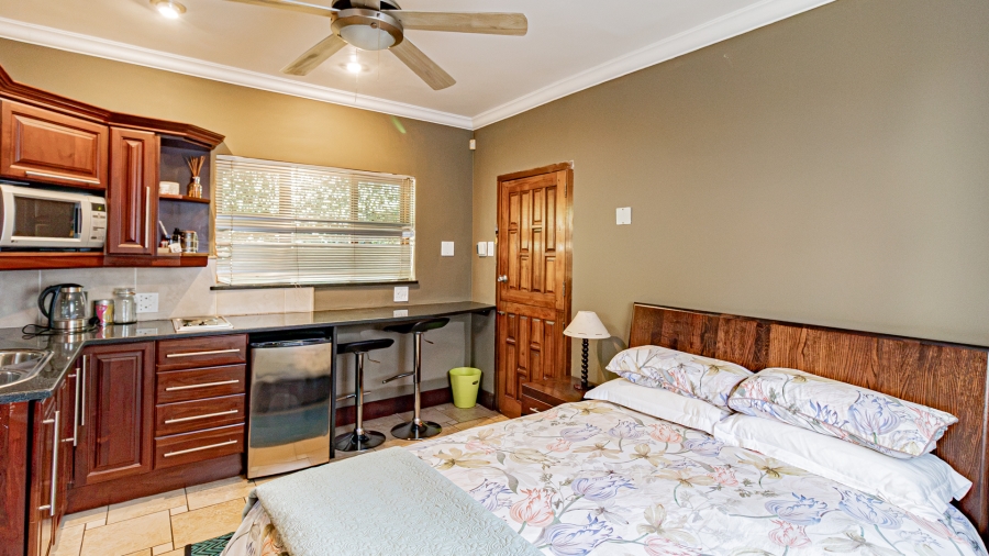 5 Bedroom Property for Sale in Garsfontein Gauteng