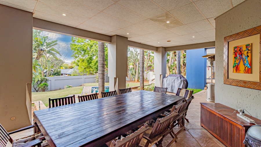 5 Bedroom Property for Sale in Garsfontein Gauteng