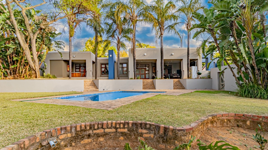 5 Bedroom Property for Sale in Garsfontein Gauteng
