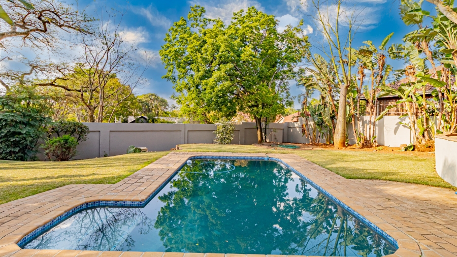 5 Bedroom Property for Sale in Garsfontein Gauteng