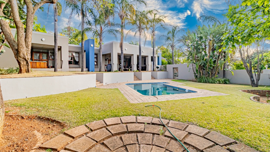 5 Bedroom Property for Sale in Garsfontein Gauteng