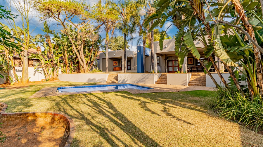 5 Bedroom Property for Sale in Garsfontein Gauteng