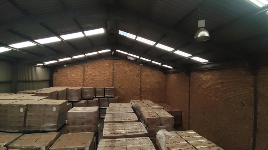 To Let Commercial Property for Rent in Strijdom Park Gauteng