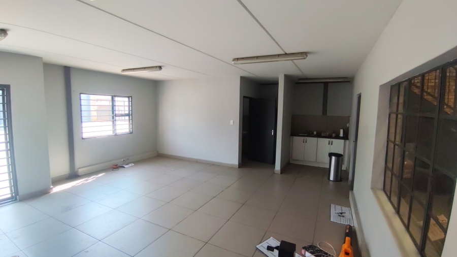 To Let Commercial Property for Rent in Strijdom Park Gauteng