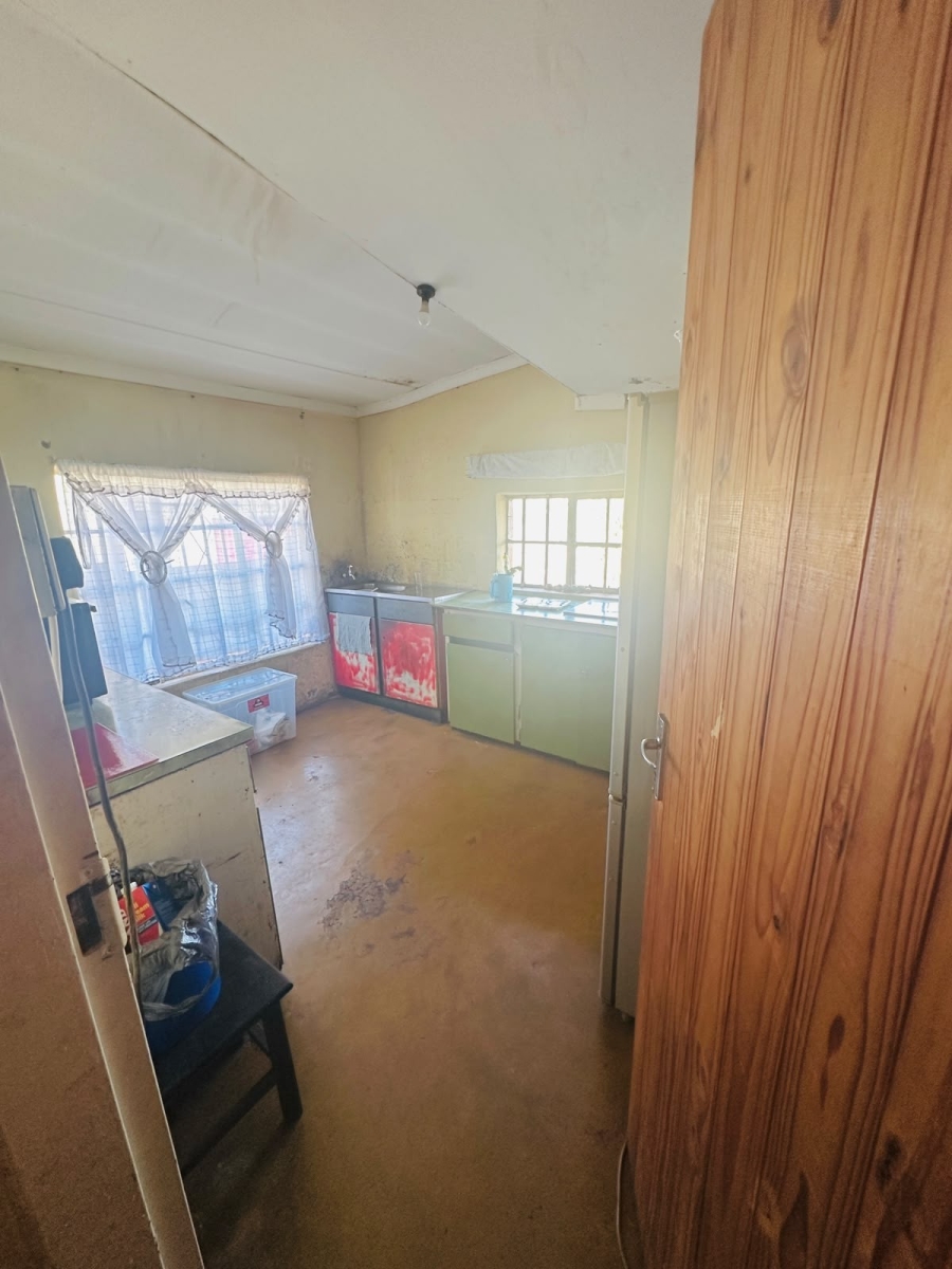 6 Bedroom Property for Sale in Twala Gauteng