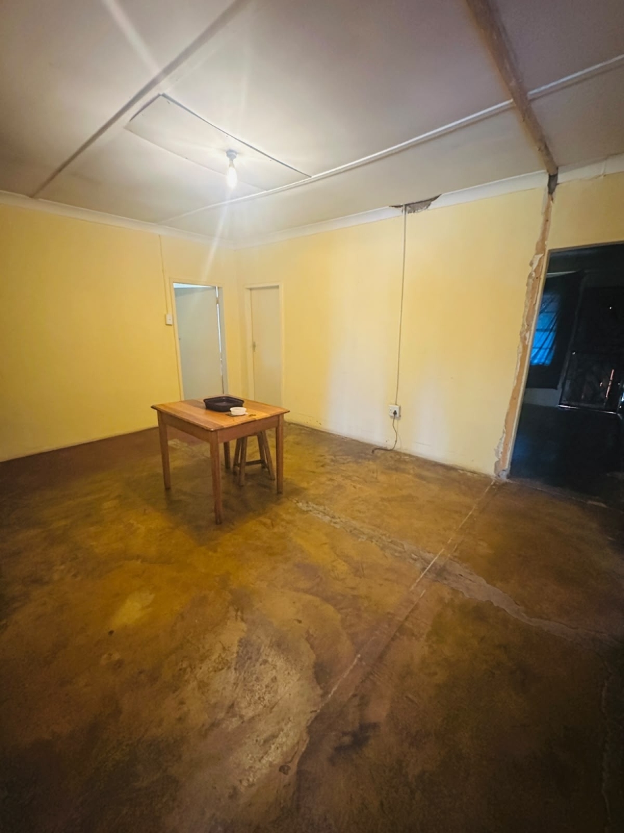 6 Bedroom Property for Sale in Twala Gauteng