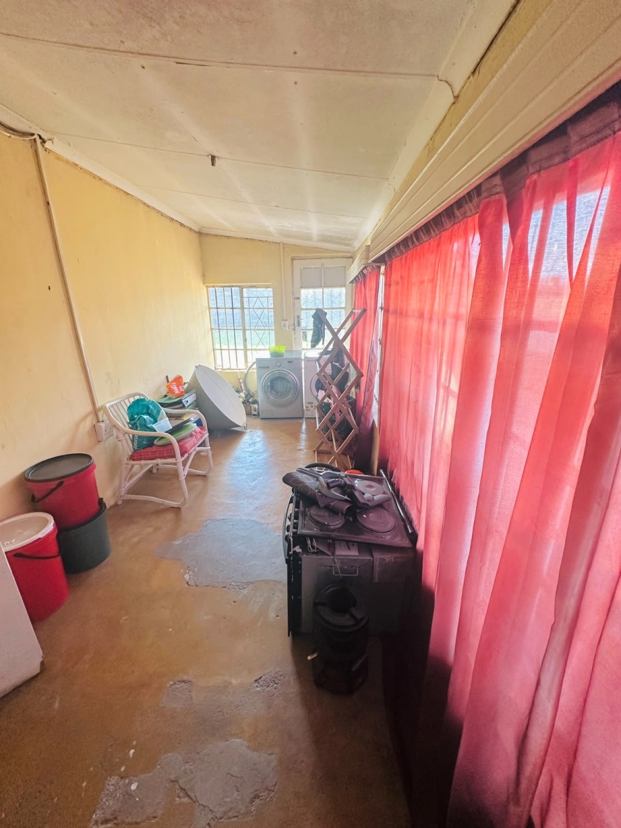 6 Bedroom Property for Sale in Twala Gauteng