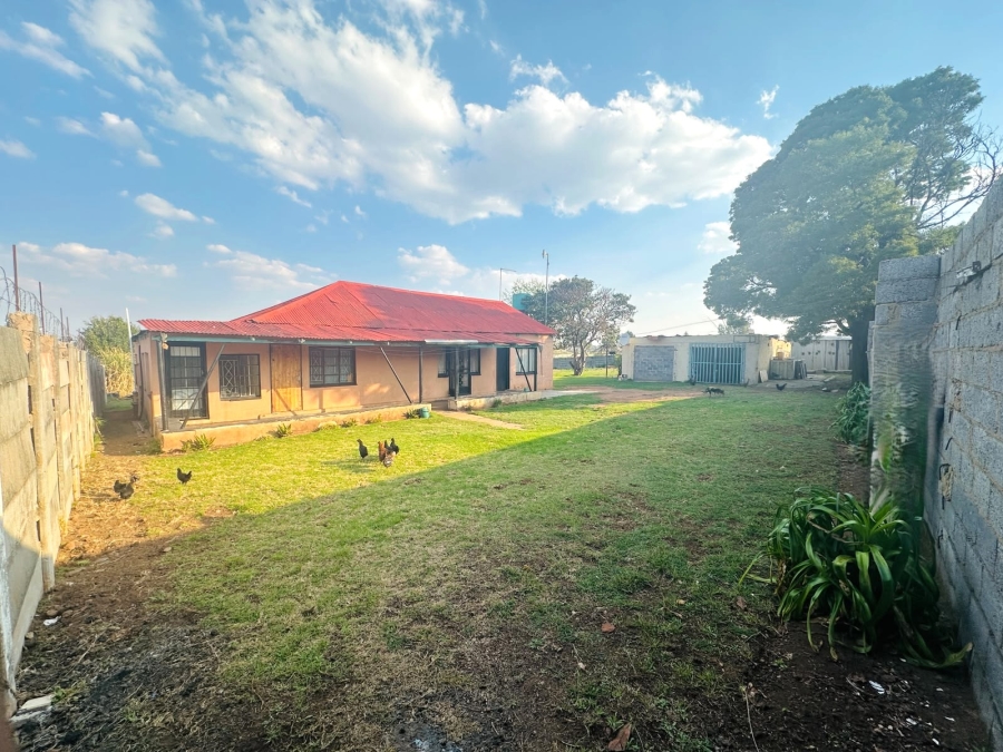 6 Bedroom Property for Sale in Twala Gauteng