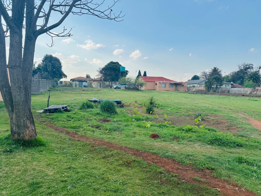 6 Bedroom Property for Sale in Twala Gauteng