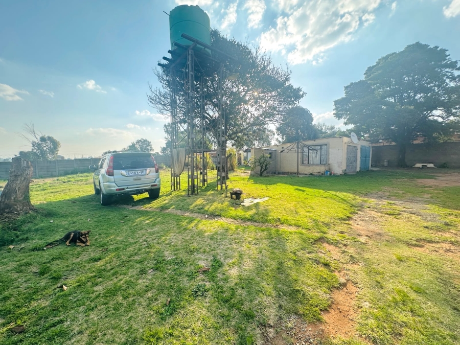 6 Bedroom Property for Sale in Twala Gauteng