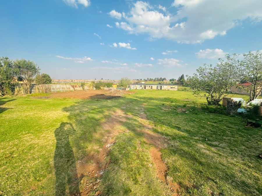 6 Bedroom Property for Sale in Twala Gauteng
