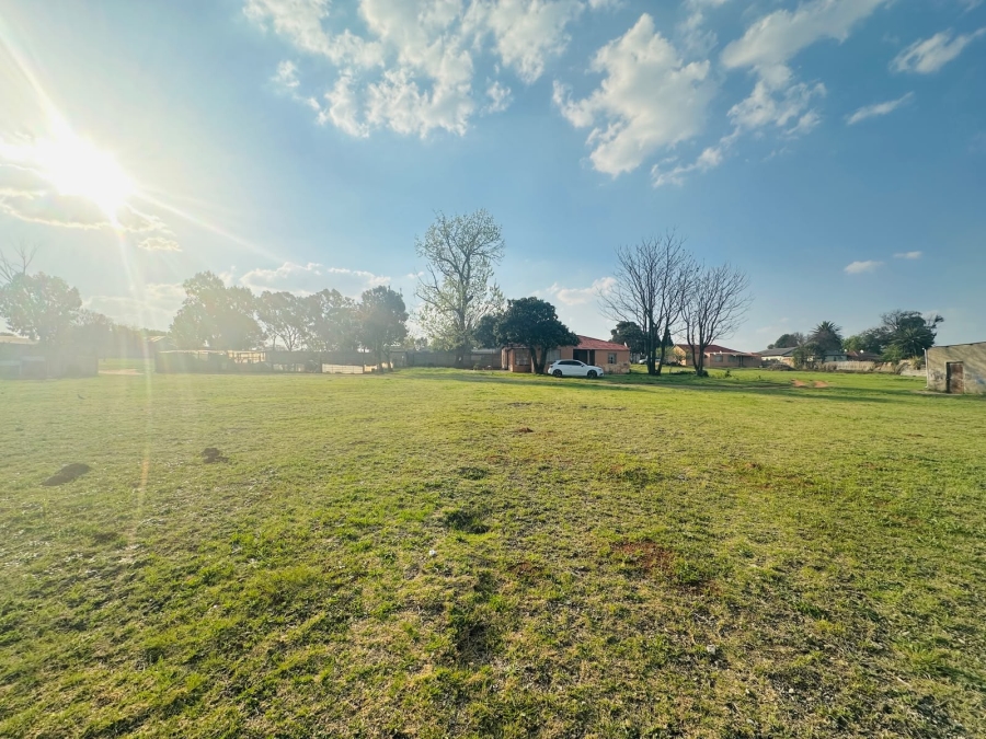 6 Bedroom Property for Sale in Twala Gauteng